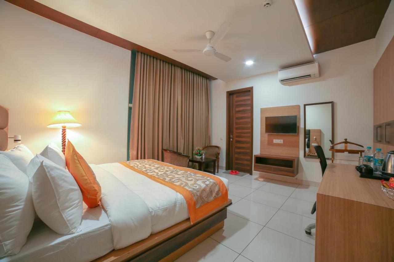 Hotel Grand Regency By Jmd Group Near Delhi Igi Airport Nueva Delhi Exterior foto