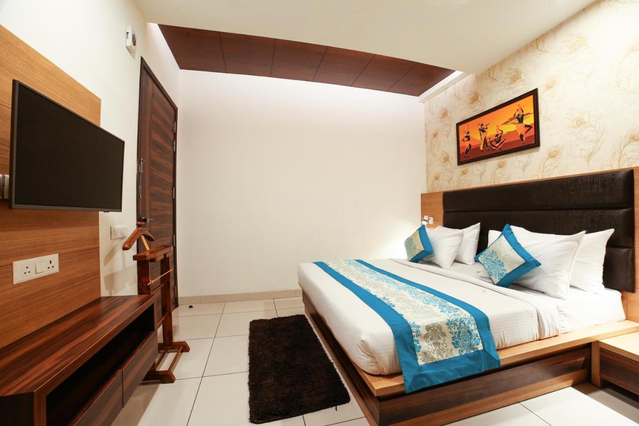 Hotel Grand Regency By Jmd Group Near Delhi Igi Airport Nueva Delhi Exterior foto